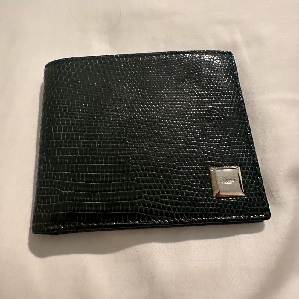 Black cocodrile leather Wallet with Silver Accent